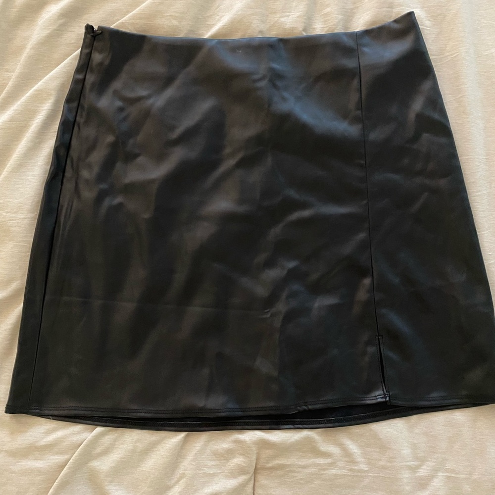 Old Navy Black Faux Leather Pencil Skirt
